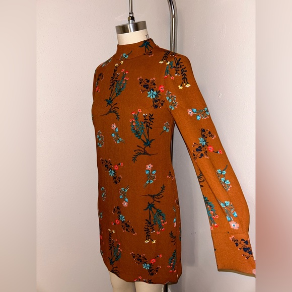 WAYF FLORAL MIDI DRESS - Picture 3 of 4